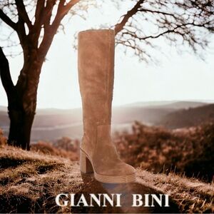Gianni Bini suede boot!